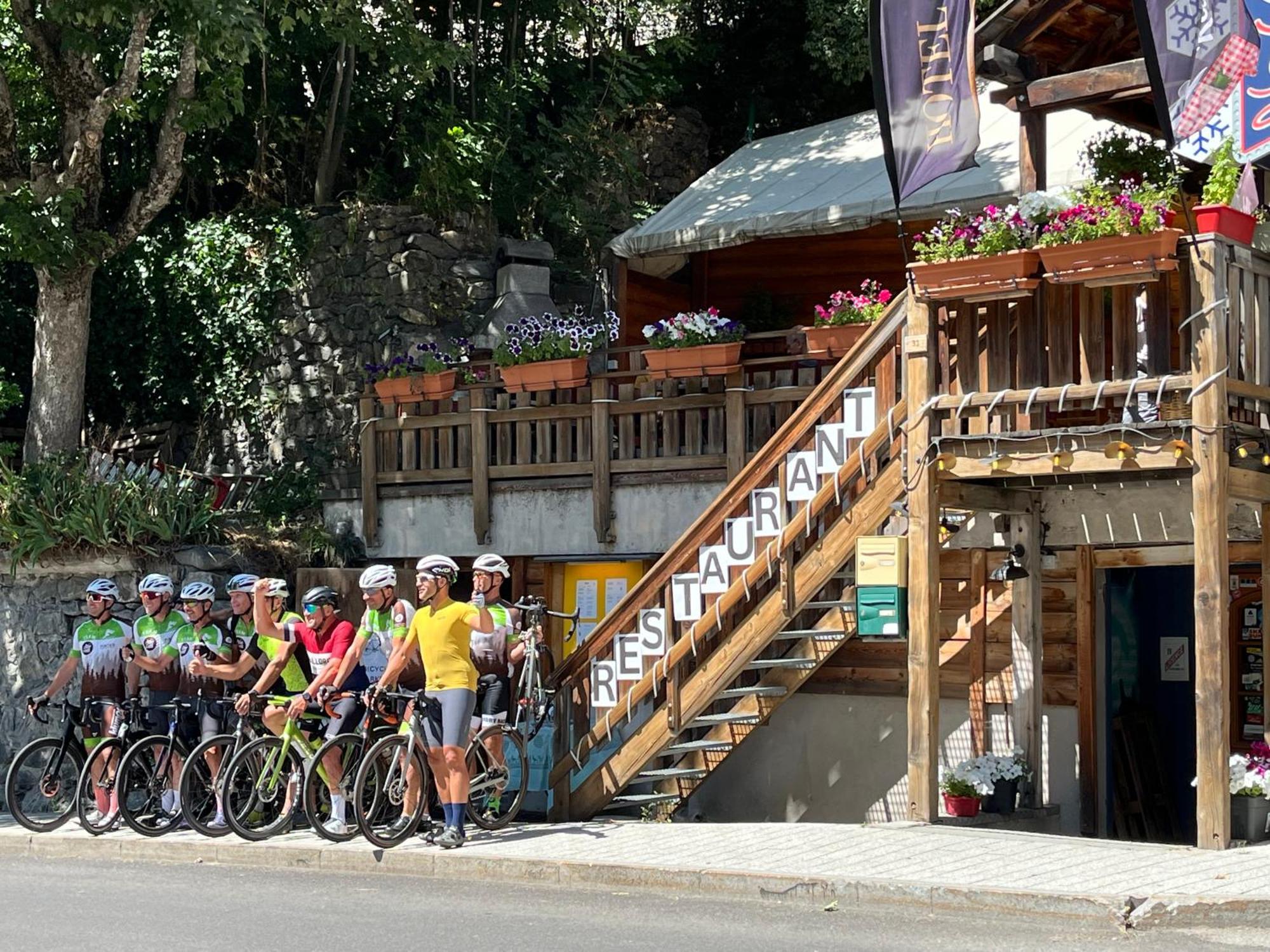 Hotel Des Alpes - Skiers & Bikers Lodge La Grave Buitenkant foto
